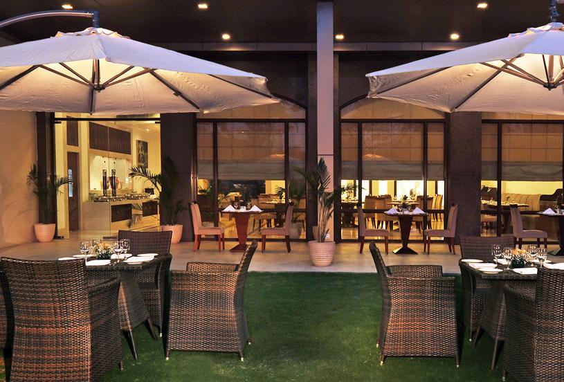 Hotel Haut Monde Gurgaon Buitenkant foto